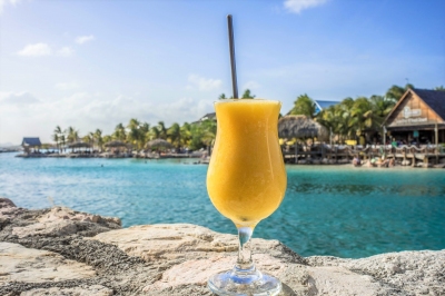 Cocktail auf Curacao (Public Domain | Pixabay)  Public Domain 
Informazioni sulla licenza disponibili sotto 'Prova delle fonti di immagine'